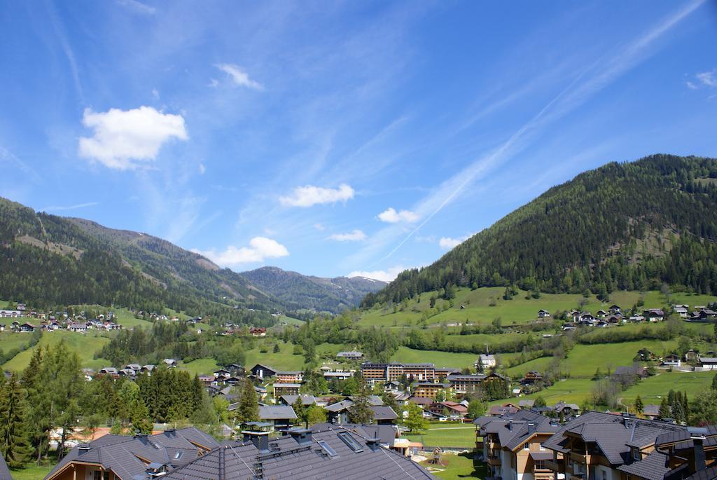 Haus Im Turm Apartment Bad Kleinkirchheim Bagian luar foto